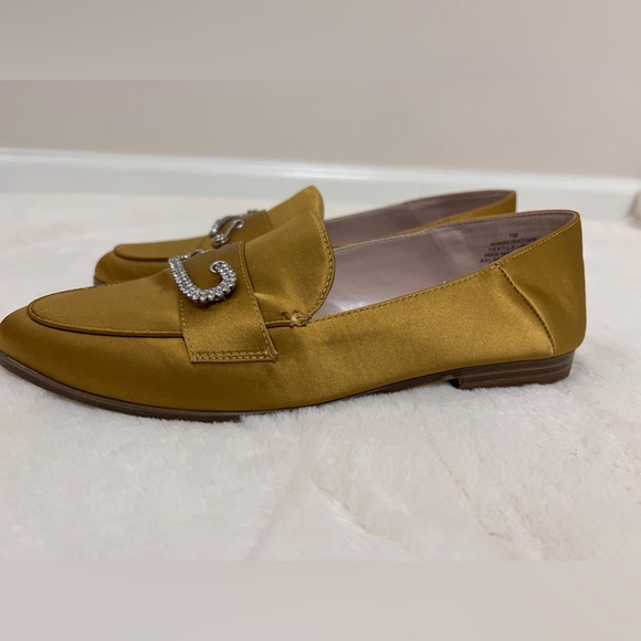 Nine West satin loafers with bling/rhinestone accent - Picture 4 of 5